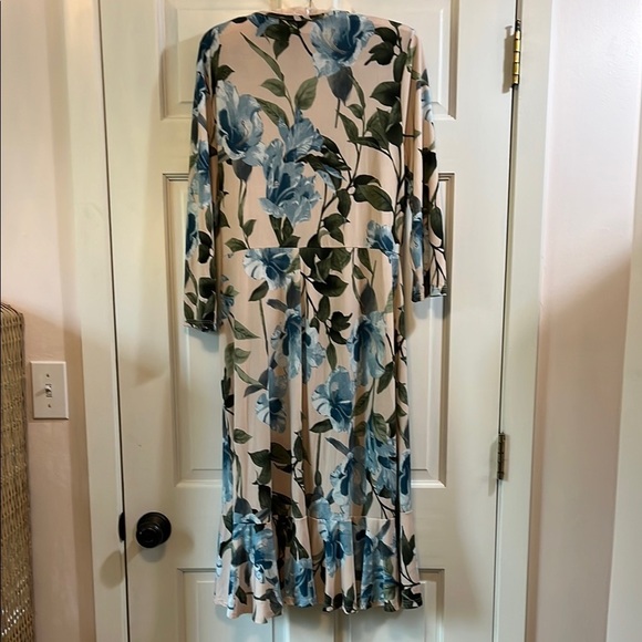 Janette Plus USA Floral Long Sleeve Wrap Midi Dress with Tie Front - Size 1X - Picture 10 of 16